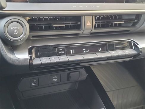 Used 2025 Toyota Prius LE image 11