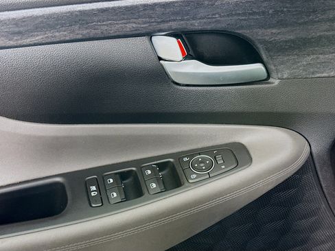 Used 2019 Hyundai Santa Fe SEL FWD image 15