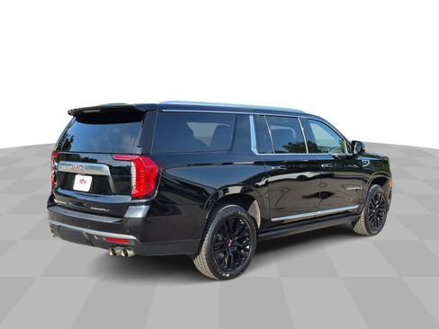 Used 2021 GMC Yukon XL Denali w/ Denali Premium Package AWD/4WD image 9