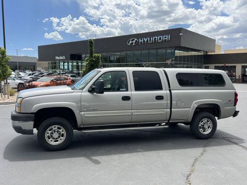 Used 2005 Chevrolet Silverado 2500 LT w/ Heavy-Duty Power Package AWD/4WD image 1