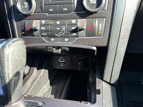 Used 2016 Ford Explorer XLT w/ Equipment Group 202A image 38