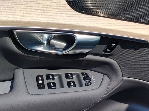 New 2026 Volvo XC90 B6 Plus w/ Protection Package Premier image 11