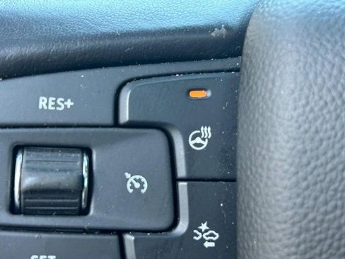 Used 2023 Cadillac Escalade ESV Premium Luxury image 15