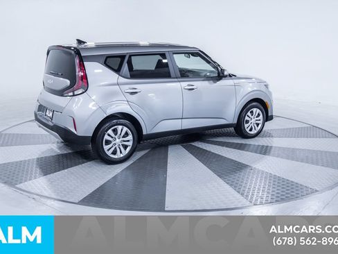 Used 2025 Kia Soul LX FWD image 10