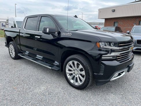 Used 2019 Chevrolet Silverado 1500 High Country w/ Technology Package AWD/4WD image 4