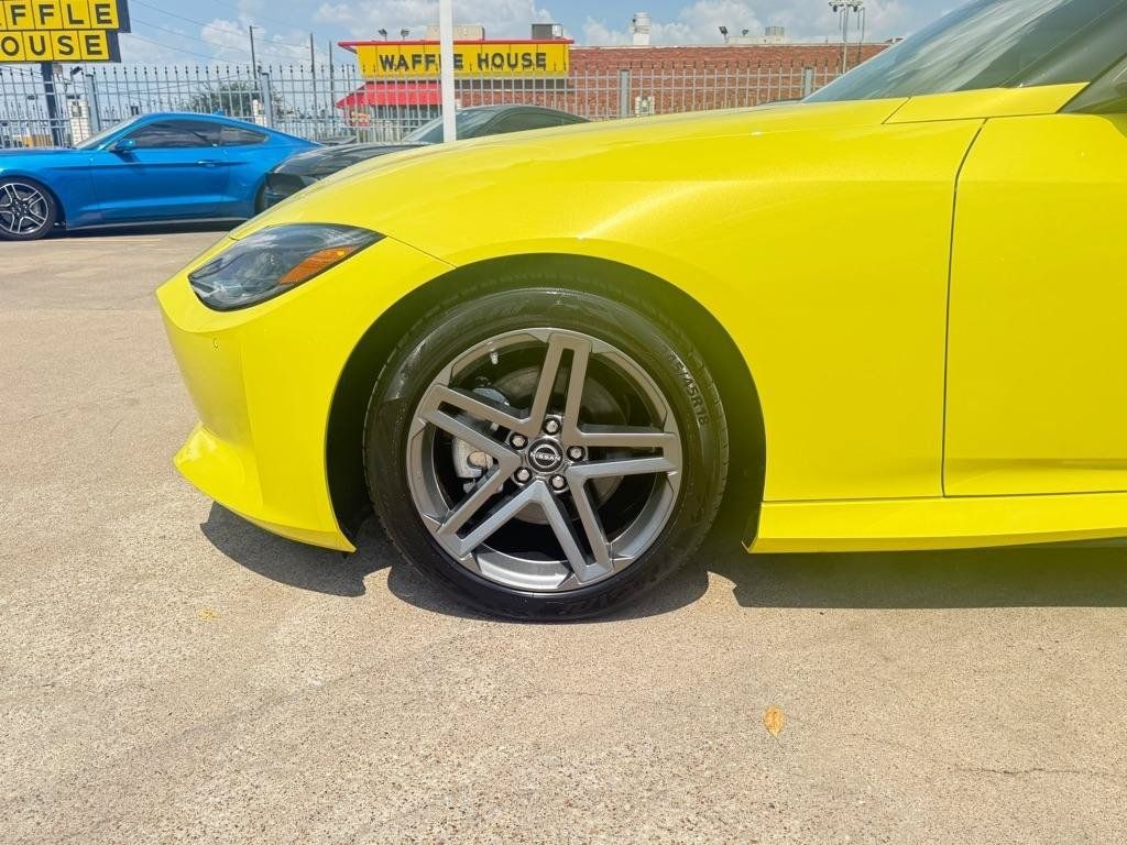 Used 2024 Nissan Z Sport w/ Floor Mat Package RWD image 9