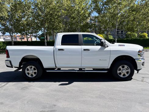 Used 2026 RAM 2500 Big Horn AWD/4WD image 6