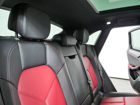 Certified 2023 Porsche Macan S AWD/4WD image 23