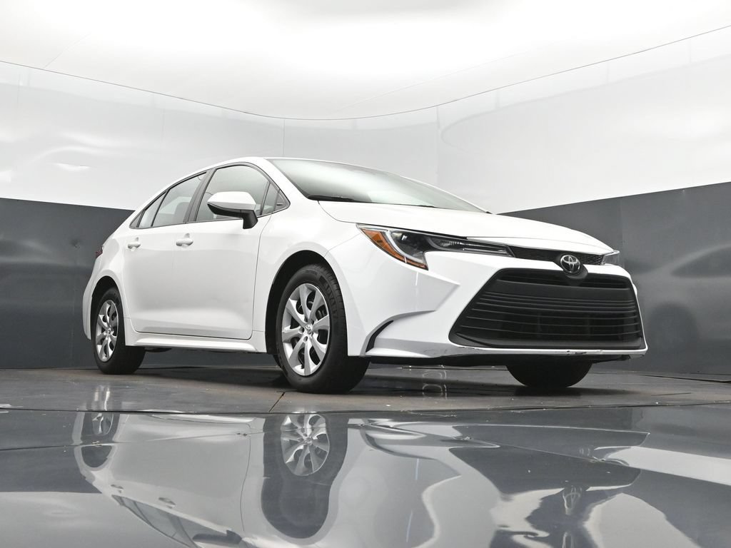 Used 2024 Toyota Corolla LE FWD image 44