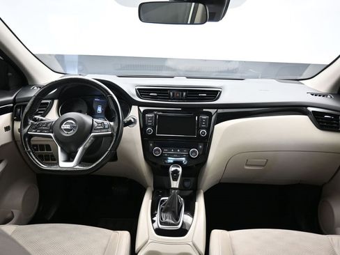 Used 2022 Nissan Rogue Sport SV w/ Technology Package image 35