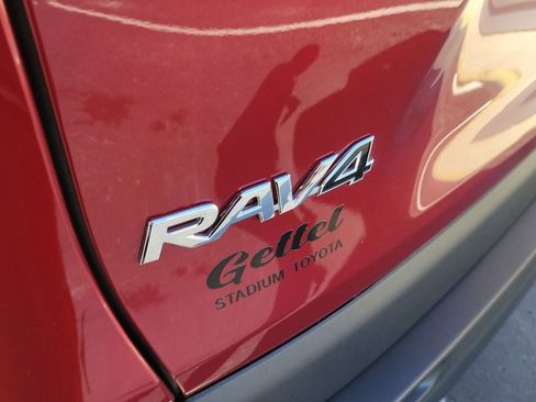 Used 2023 Toyota RAV4 XLE Premium image 6