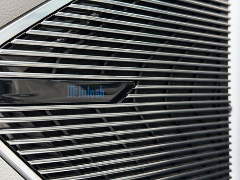 Used 2023 Jeep Grand Cherokee Overland image 24