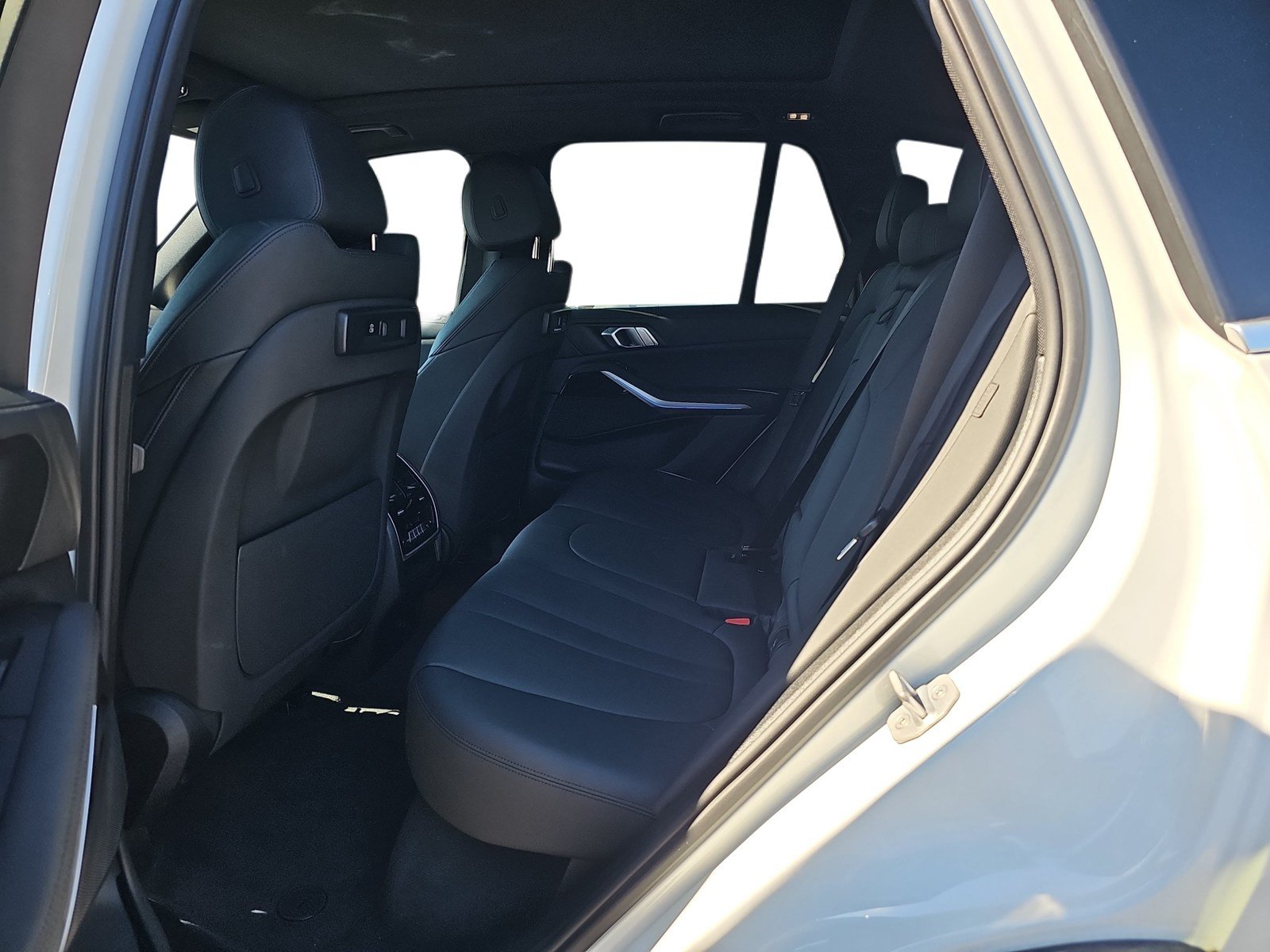 Used 2020 BMW X5 xDrive40i w/ Convenience Package AWD/4WD image 11