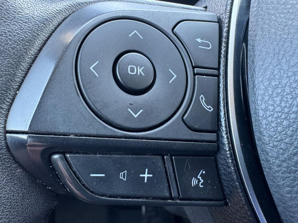 Used 2021 Toyota RAV4 XLE Premium AWD/4WD image 17
