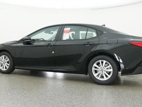 New 2026 Toyota Camry Hybrid FWD image 19