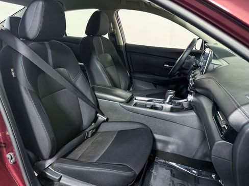 Certified 2020 Nissan Sentra SV FWD image 13
