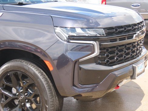Used 2024 Chevrolet Suburban Z71 w/ Luxury Package AWD/4WD image 6