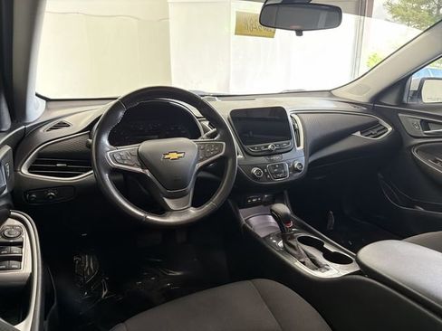 Certified 2022 Chevrolet Malibu RS w/ LPO, Convenience Package 1 FWD image 17