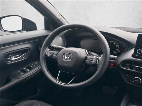 Used 2025 Honda HR-V Sport image 22