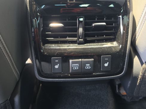 Used 2022 Toyota Avalon Limited w/ Advanced Safety Package FWD image 22