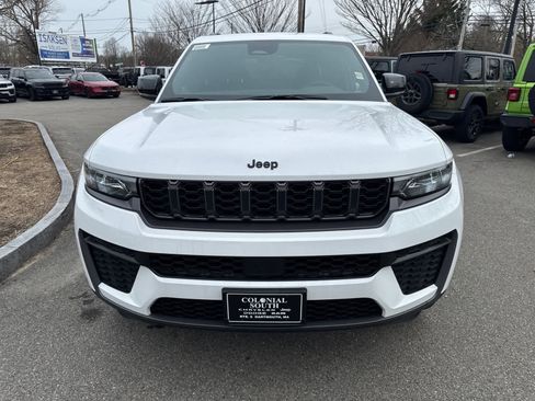 New 2026 Jeep Grand Cherokee Altitude AWD/4WD image 9