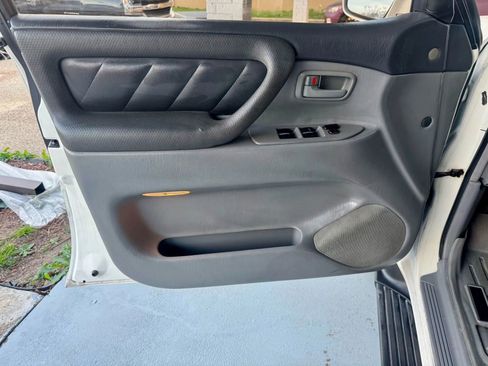 Used 1999 Toyota Land Cruiser image 15