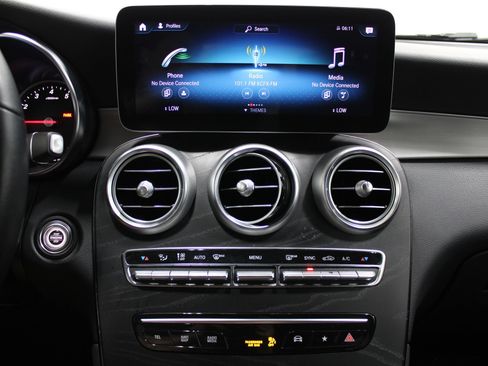 Used 2021 Mercedes-Benz GLC 300 image 32