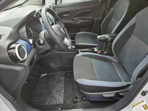 Certified 2025 Nissan Versa SV w/ Trunk Package FWD image 4