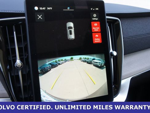 New 2025 Volvo XC90 B6 Core w/ Climate Package image 17