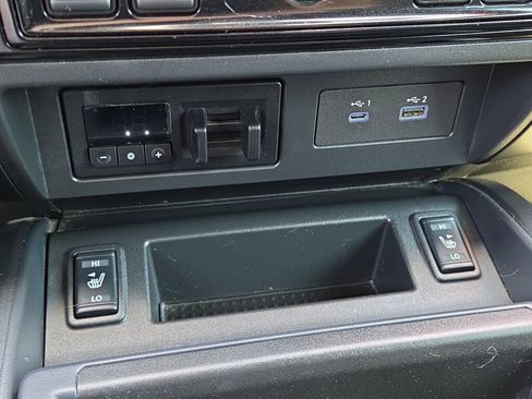 Used 2020 Nissan Titan PRO-4X w/ Pro-4x Convenience Package AWD/4WD image 28