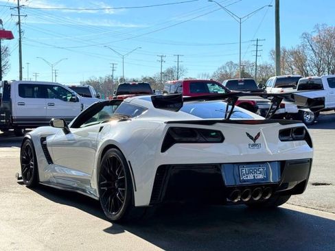 Used 2016 Chevrolet Corvette Z06 w/ 3LZ Preferred Equipment Group RWD image 5