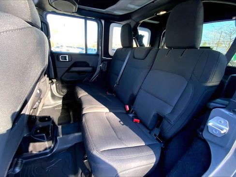 Used 2018 Jeep Wrangler Unlimited Sahara w/ Dual Top Group image 19