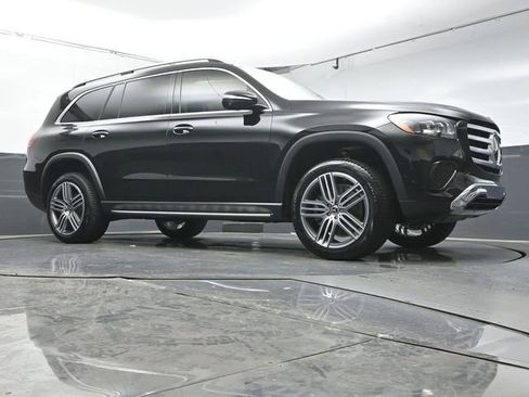 Used 2026 Mercedes-Benz GLS 450 4MATIC image 41