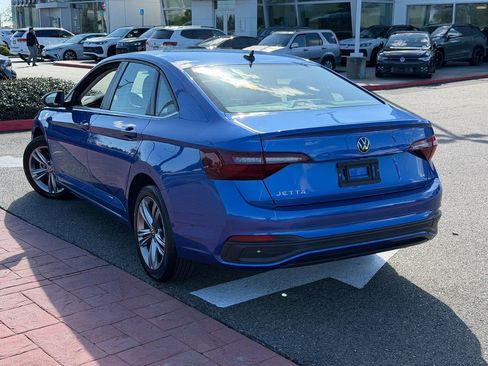 Used 2024 Volkswagen Jetta SE image 9