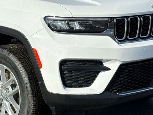 New 2025 Jeep Grand Cherokee Laredo X w/ Luxury Tech Group I image 5