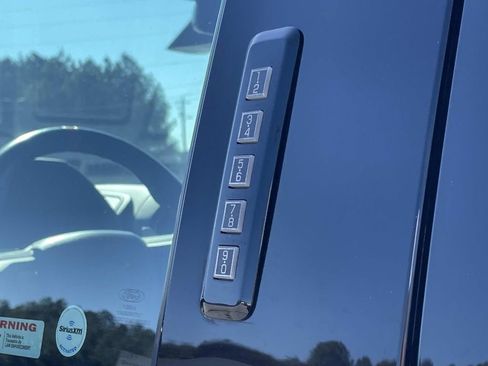 Used 2018 Ford F150 Raptor w/ Equipment Group 802A Luxury image 16