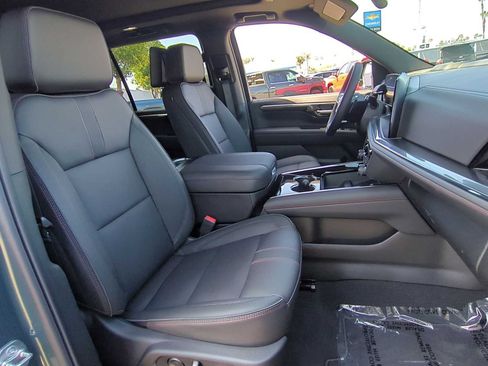 New 2026 Chevrolet Suburban RST w/ RST Capability Package AWD/4WD image 28