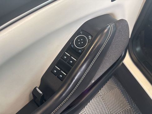 Used 2024 Ford Mustang Mach-E Premium image 17