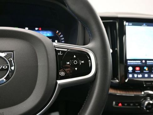 Used 2023 Volvo XC60 B5 Plus w/ Protection Package Premier FWD image 24