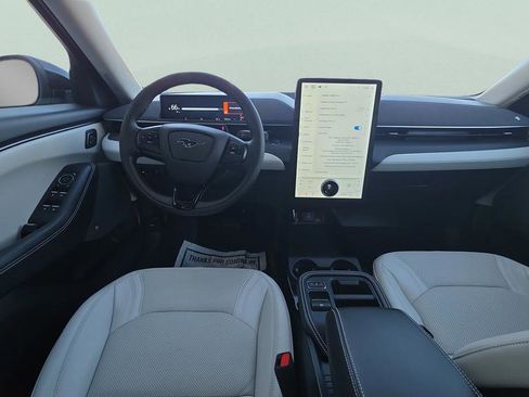 Certified 2025 Ford Mustang Mach-E Premium image 19