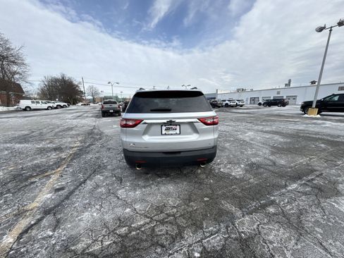 Used 2021 Chevrolet Traverse LT image 33