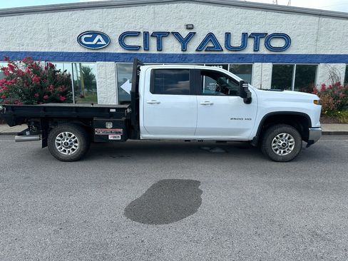 Used 2024 Chevrolet Silverado 2500 LT w/ Convenience Package AWD/4WD image 3