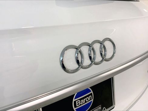 Used 2022 Audi Q5 e Premium Plus image 29