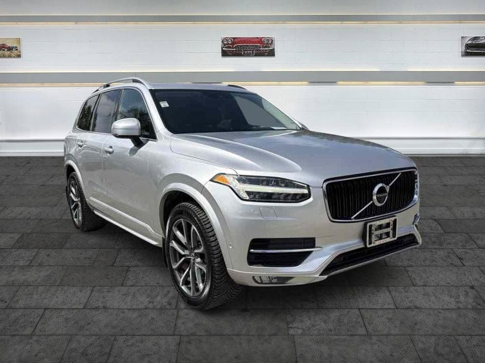 Used 2018 Volvo XC90 T6 Momentum w/ Convenience Package AWD/4WD image 1