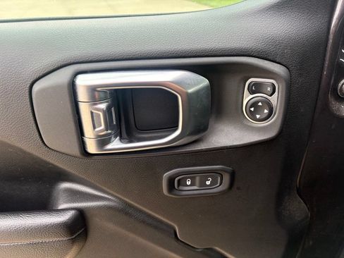 Used 2024 Jeep Wrangler Unlimited AWD/4WD image 11