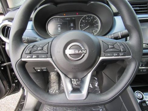 Certified 2025 Nissan Versa SV image 26