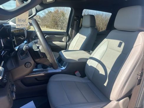 Used 2024 Chevrolet Silverado 1500 LTZ image 13
