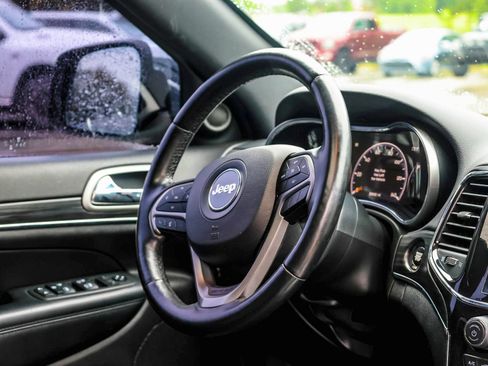 Used 2021 Jeep Grand Cherokee Limited AWD/4WD image 11