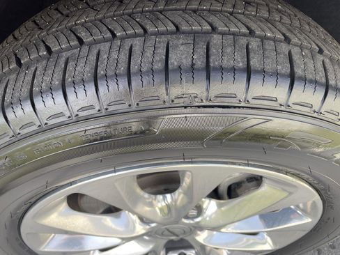 Used 2021 Chrysler Pacifica Touring-L w/ Premium & Safety Sphere Group image 13