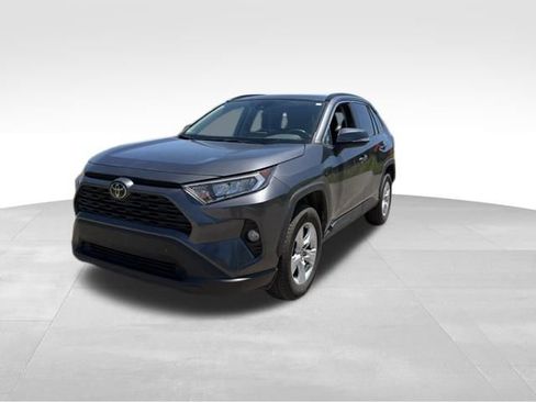 Used 2021 Toyota RAV4 XLE w/ Convenience Package FWD image 7
